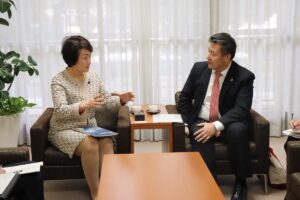 Dr. Liu and Mayor Hayashi - Stony Brook University and Yokohama City