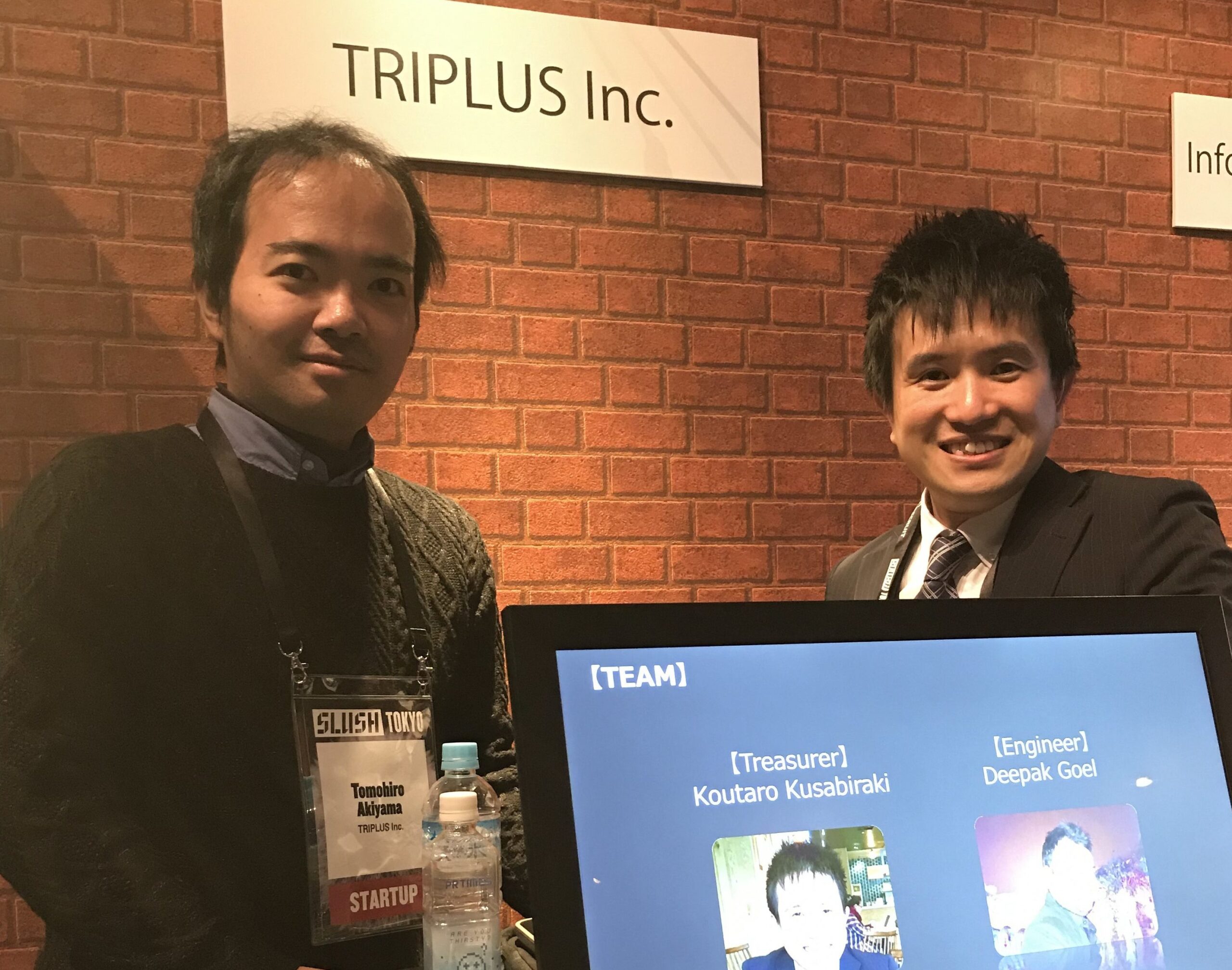 Mr. Tomohiro Akiyama (left) exhibiting TRIPLUS at Slush Tokyo 2019.
