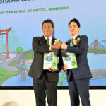 Yokohama Mayor Takeharu Yamanaka and Bangkok Governor Chadchart Sittipunt announce the Bangkok Energy Action Plan